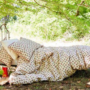 ISO Wildflower Whisper Bedspread + Shams or Table Cloth